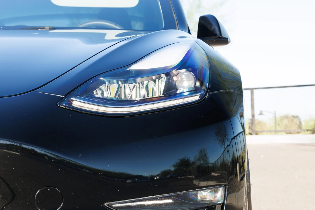 2023 Tesla Model 3 Performance - Image 29 of 31
