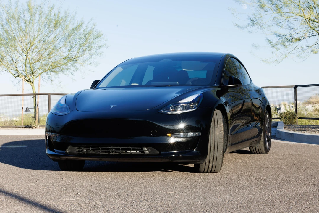2023 Tesla Model 3 Performance - Image 12 of 31