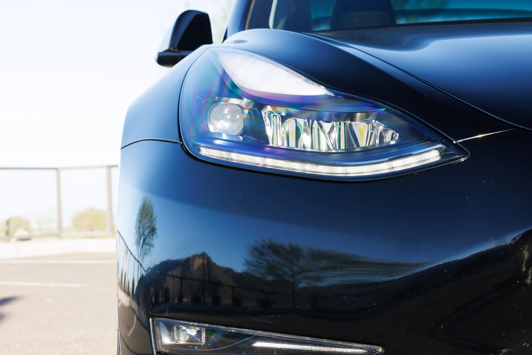 2023 Tesla Model 3 Performance - Image 28 of 31