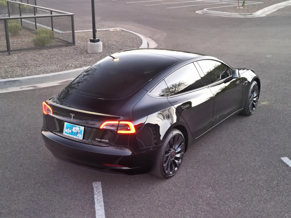 2023 Tesla Model 3 Performance - Image 8 of 31