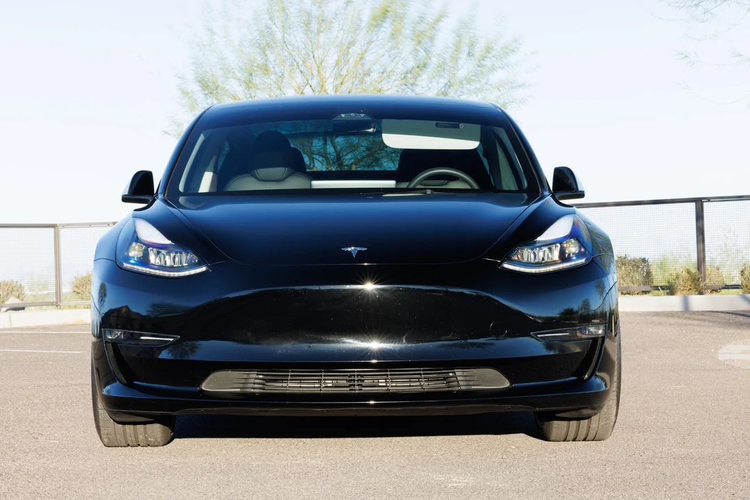 2023 Tesla Model 3 Performance - Image 11 of 31