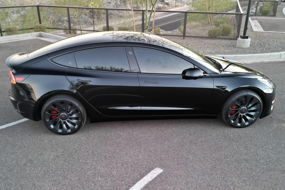 2023 Tesla Model 3 Performance - Image 3 of 31