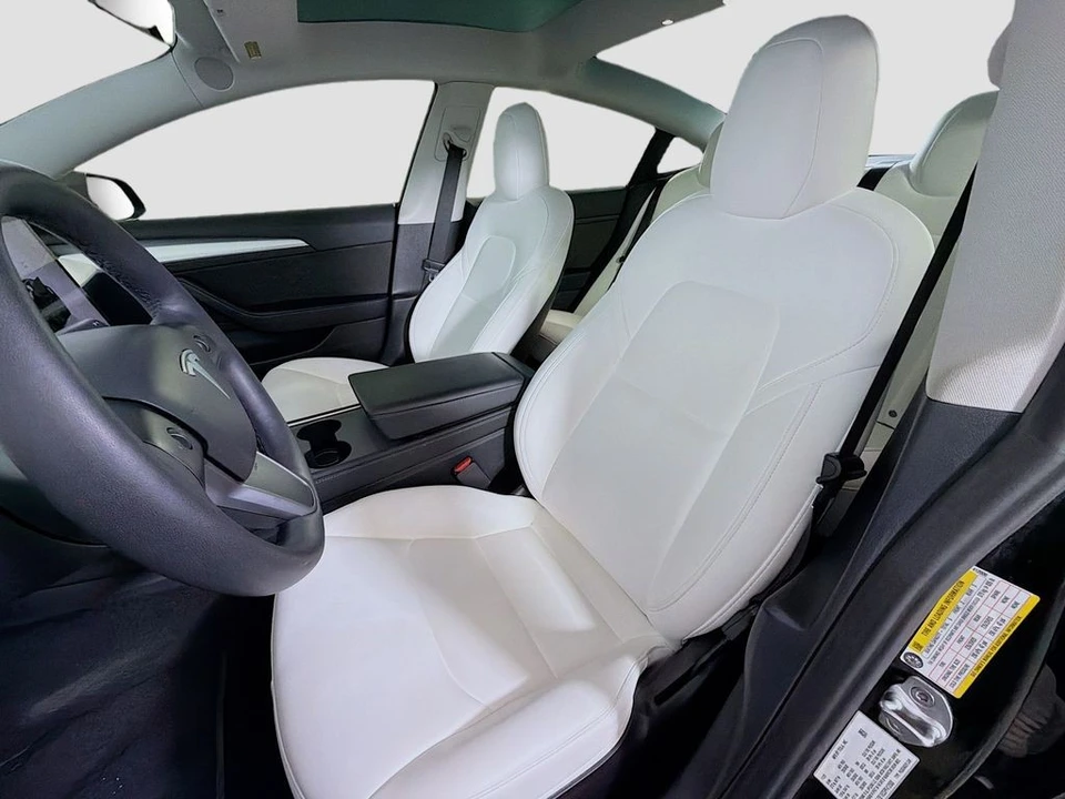 2023 Tesla Model 3 Performance - Image 11 of 21