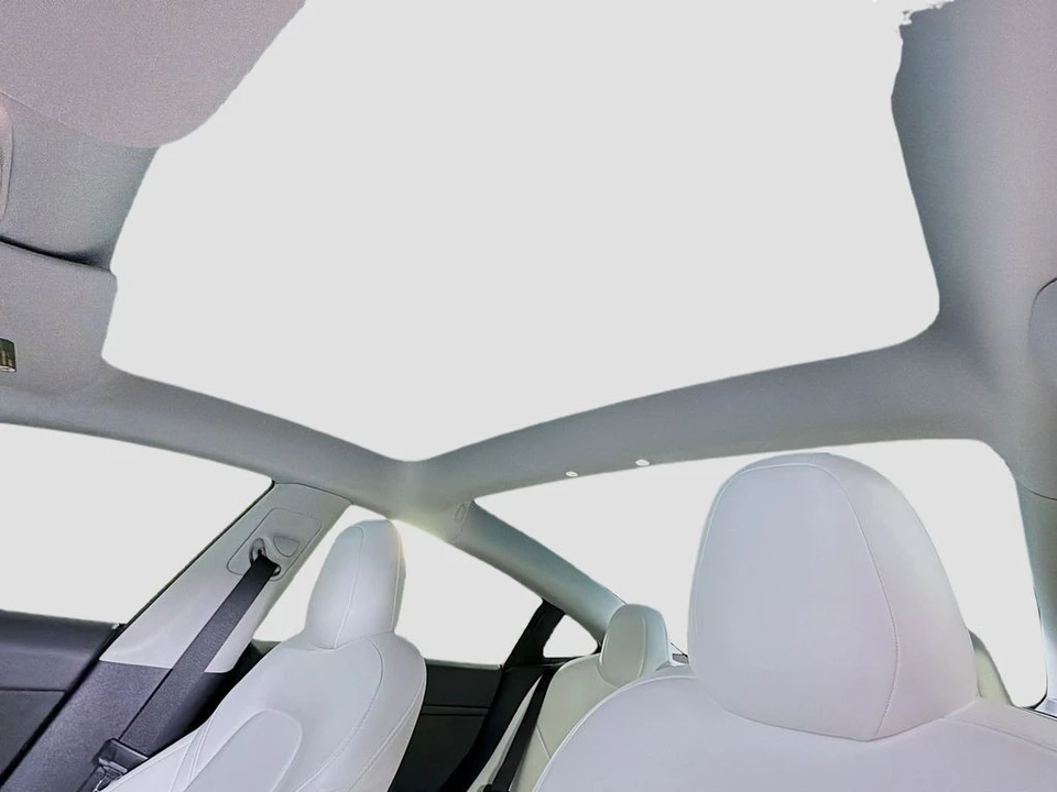 2023 Tesla Model 3 Performance - Image 14 of 21