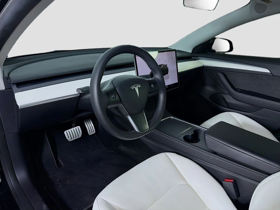 2023 Tesla Model 3 Performance - Image 10 of 21