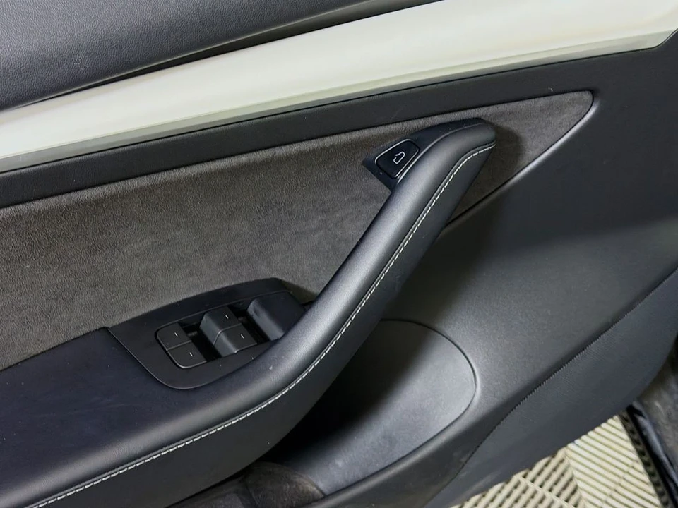 2023 Tesla Model 3 Performance - Image 20 of 21