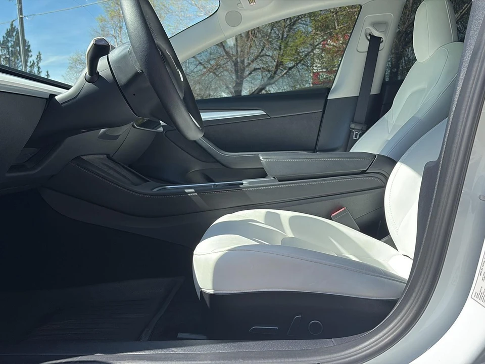 2023 Tesla Model 3 Performance - Image 13 of 21