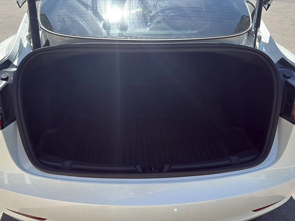 2023 Tesla Model 3 Performance - Image 17 of 21