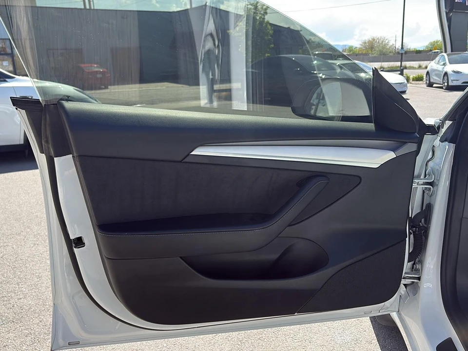 2023 Tesla Model 3 Performance - Image 11 of 21