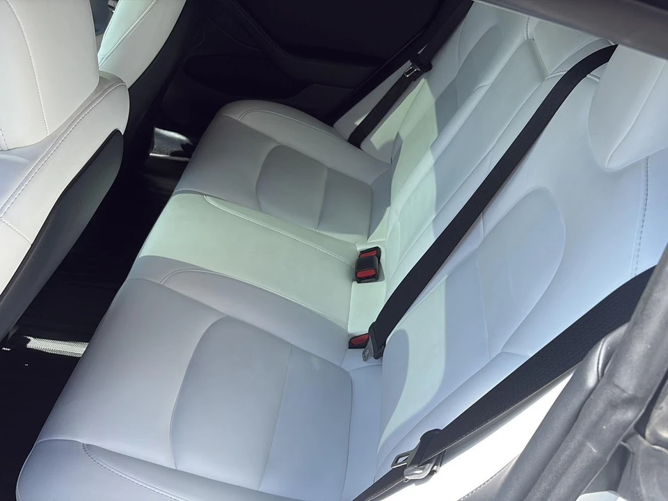 2023 Tesla Model 3 Performance - Image 15 of 21