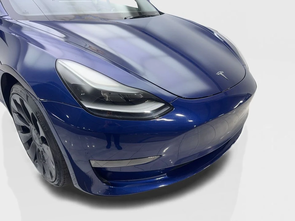 2023 Tesla Model 3 Performance - Image 17 of 21
