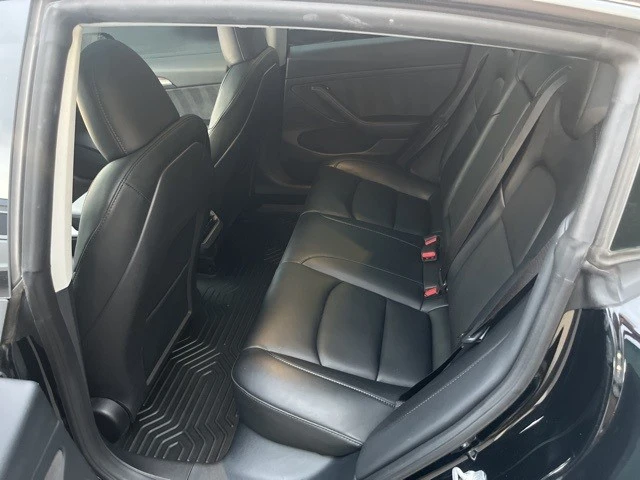 2023 Tesla Model 3 Performance - Image 17 of 21