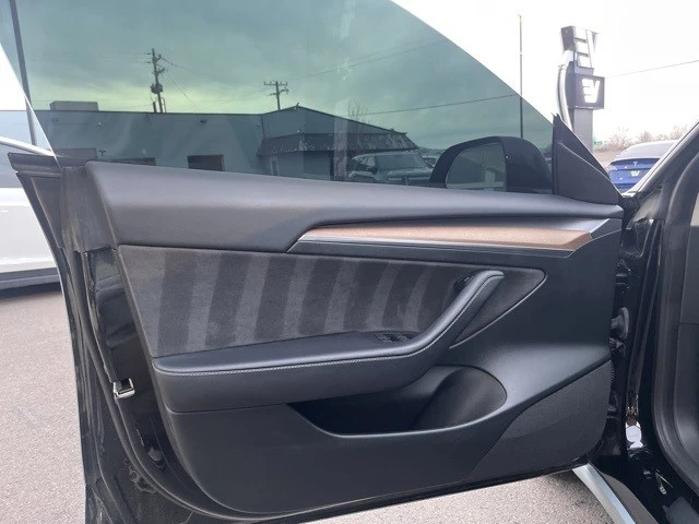 2023 Tesla Model 3 Performance - Image 13 of 21