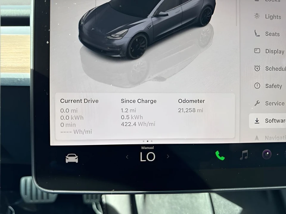 2023 Tesla Model 3 Performance - Image 27 of 31