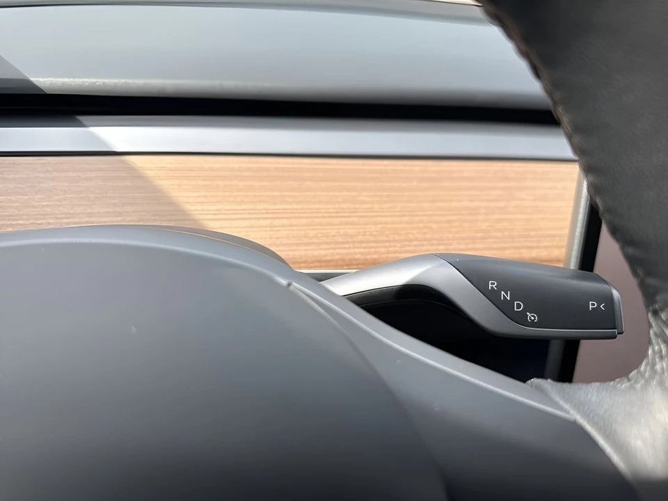 2023 Tesla Model 3 Performance - Image 18 of 31