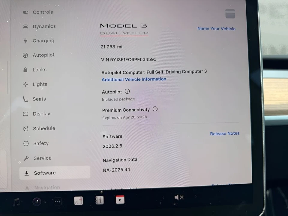 2023 Tesla Model 3 Performance - Image 24 of 31