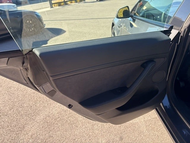 2023 Tesla Model 3 Performance - Image 15 of 21