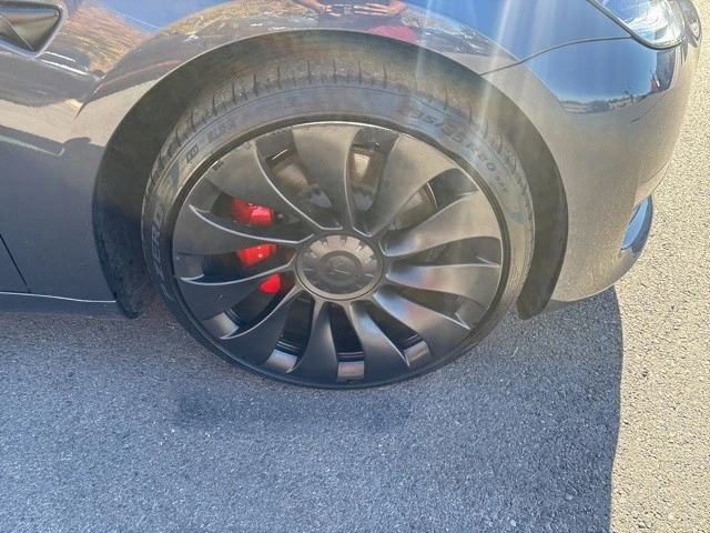 2023 Tesla Model 3 Performance - Image 10 of 21