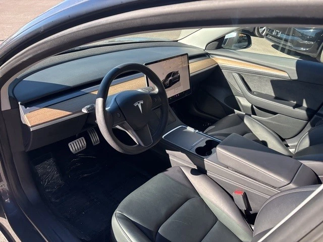 2023 Tesla Model 3 Performance - Image 13 of 21