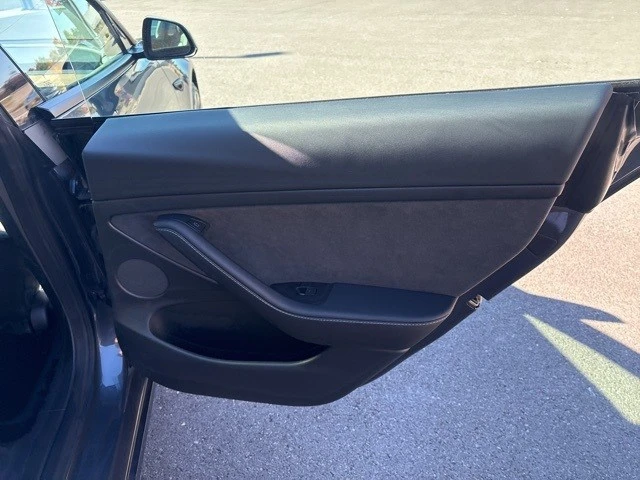 2023 Tesla Model 3 Performance - Image 19 of 21