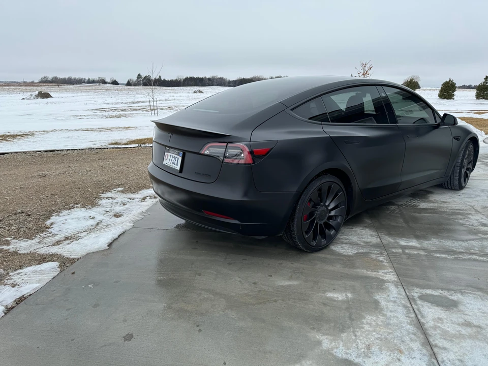 2023 Tesla Model 3 Performance - Image 9 of 31