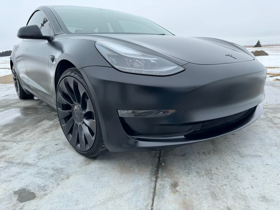 2023 Tesla Model 3 Performance - Image 11 of 31
