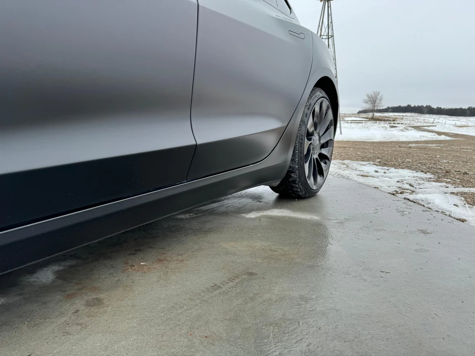 2023 Tesla Model 3 Performance - Image 28 of 31