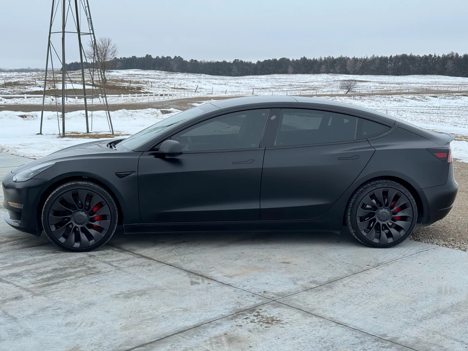 2023 Tesla Model 3 Performance - Image 7 of 31