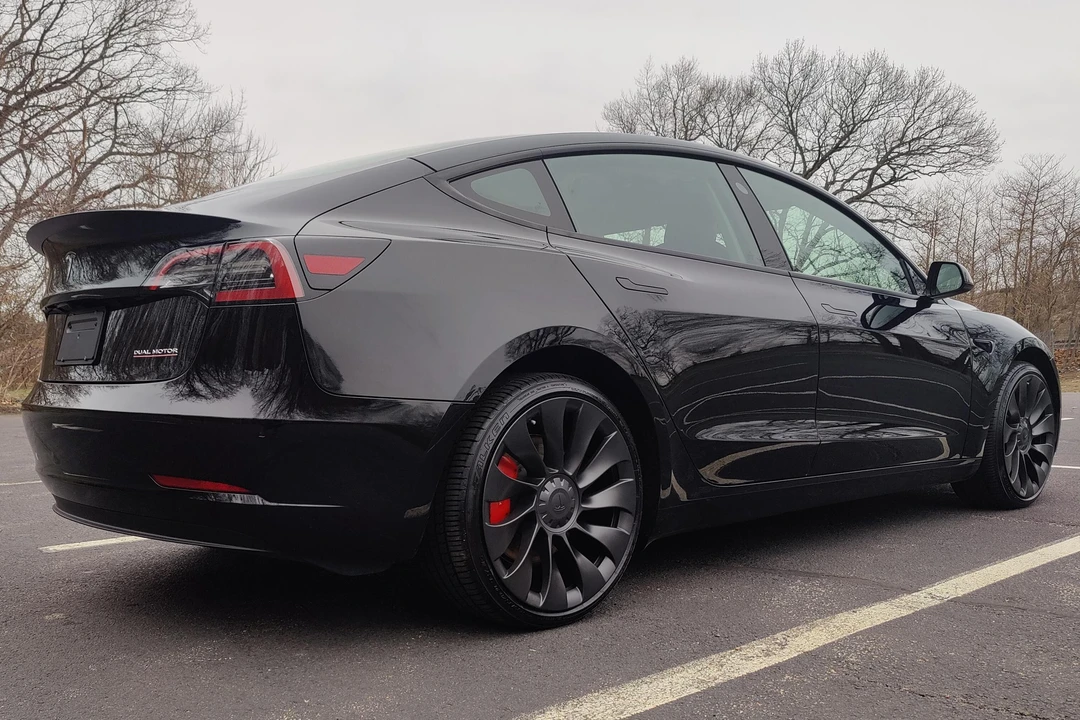 2023 Tesla Model 3 Performance - Image 4 of 31