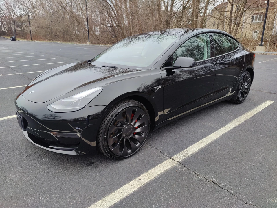 2023 Tesla Model 3 Performance - Image 12 of 31