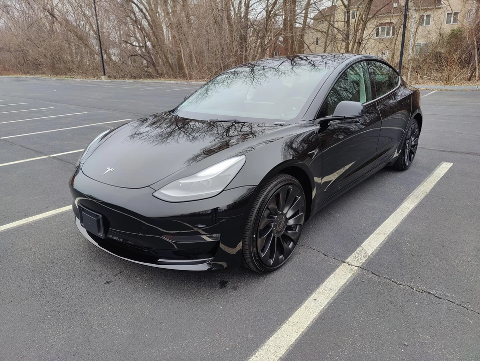 2023 Tesla Model 3 Performance - Image 11 of 31