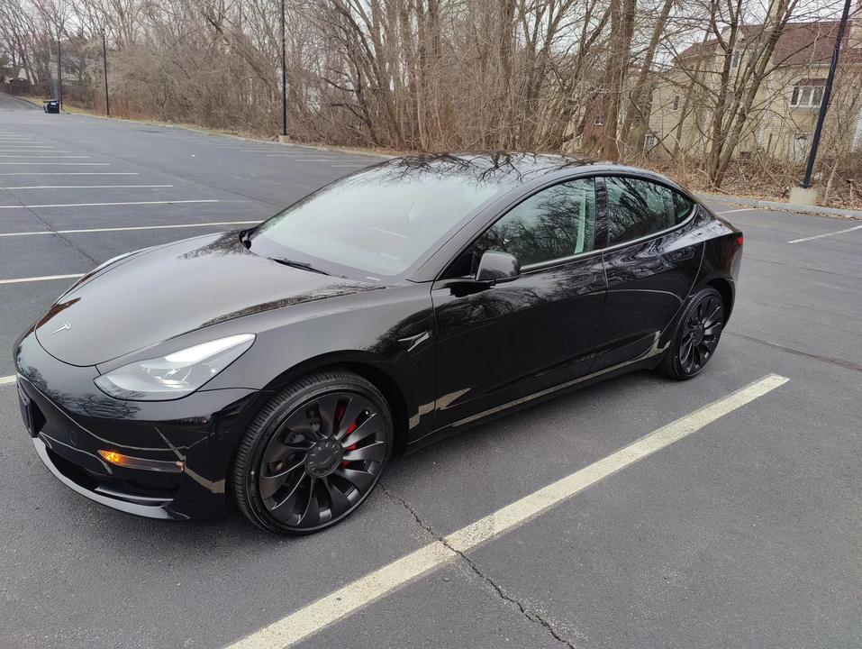 2023 Tesla Model 3 Performance - Image 13 of 31