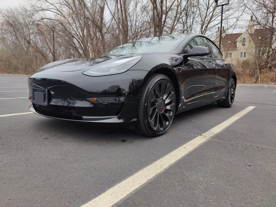 2023 Tesla Model 3 Performance - Image 9 of 31