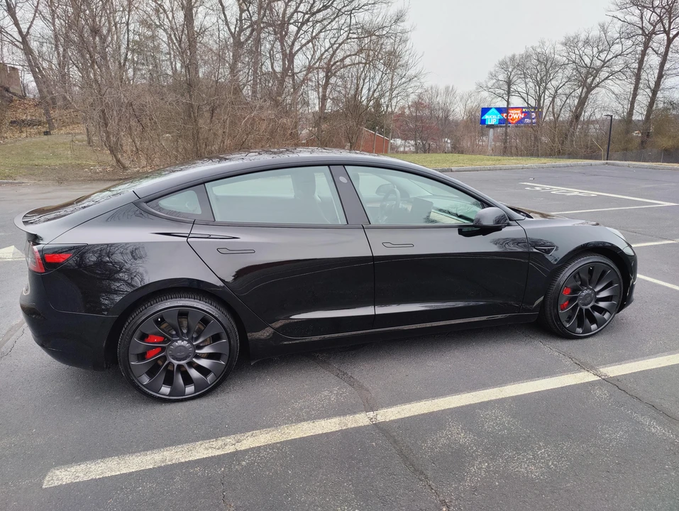 2023 Tesla Model 3 Performance - Image 20 of 31