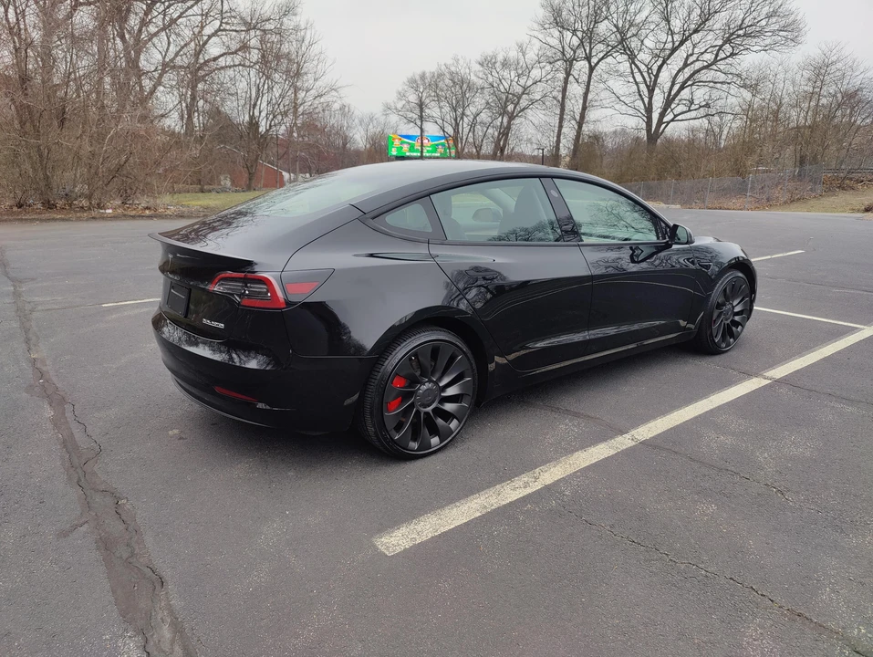 2023 Tesla Model 3 Performance - Image 18 of 31