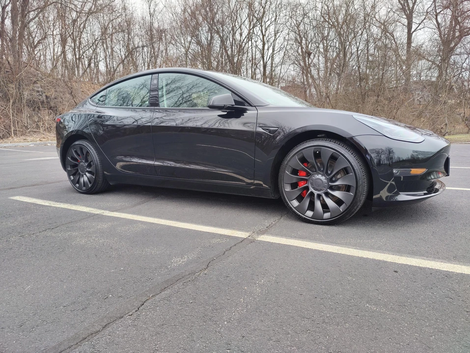 2023 Tesla Model 3 Performance - Image 24 of 31