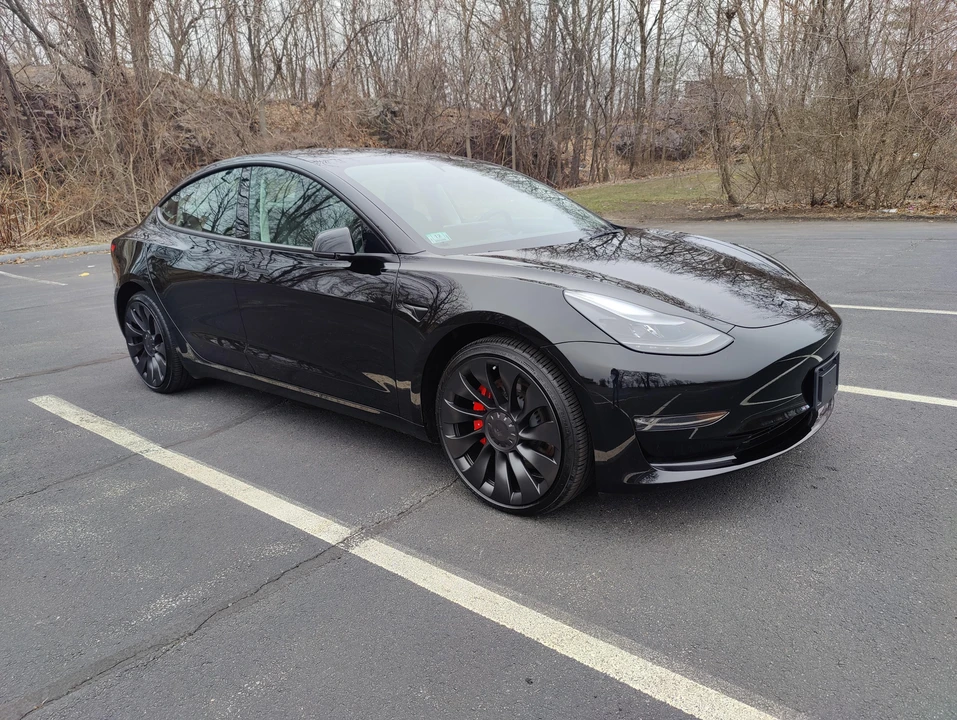 2023 Tesla Model 3 Performance - Image 27 of 31