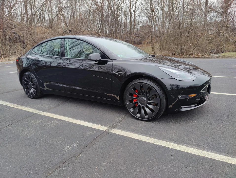2023 Tesla Model 3 Performance - Image 25 of 31