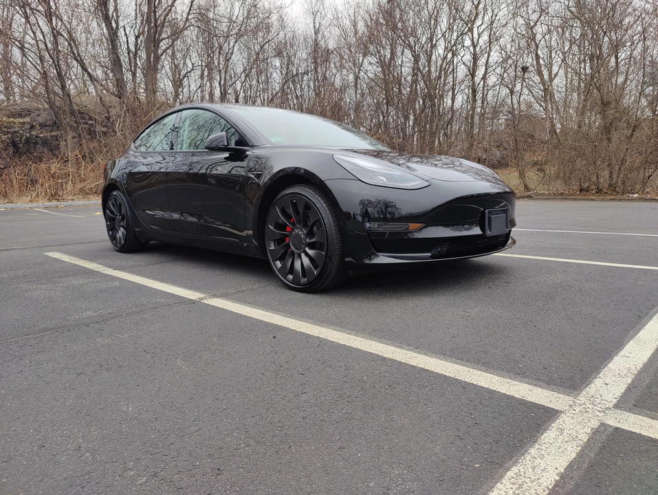 2023 Tesla Model 3 Performance - Image 28 of 31