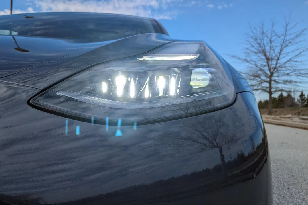 2023 Tesla Model 3 Performance - Image 28 of 31