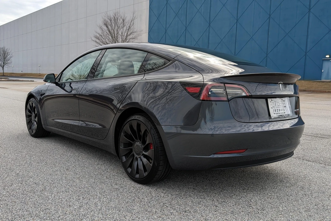 2023 Tesla Model 3 Performance - Image 14 of 31
