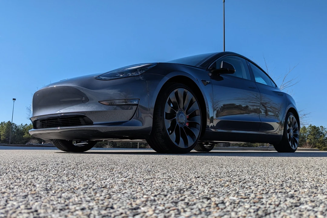 2023 Tesla Model 3 Performance - Image 9 of 31