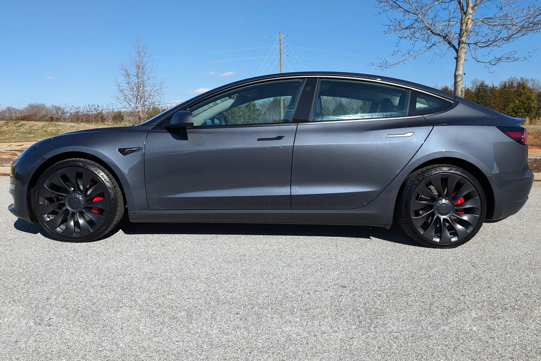 2023 Tesla Model 3 Performance - Image 3 of 31