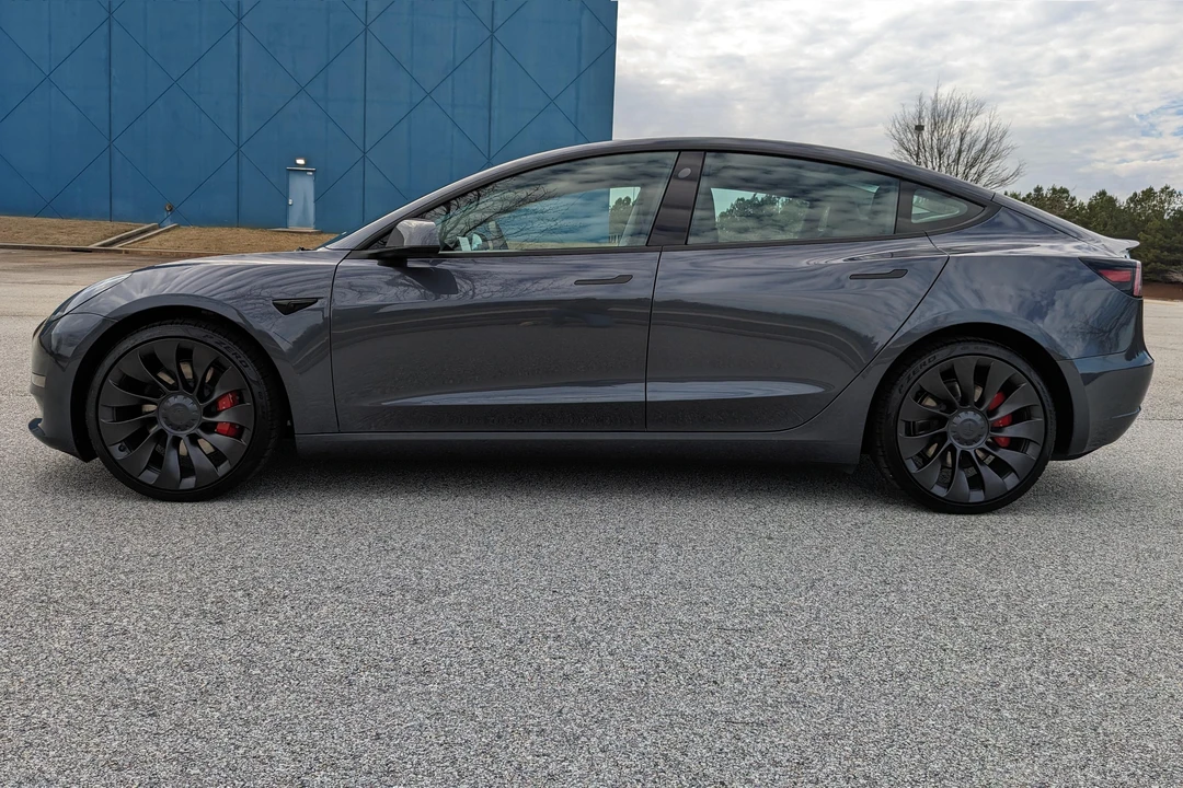 2023 Tesla Model 3 Performance - Image 11 of 31