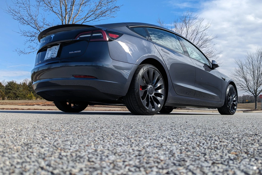 2023 Tesla Model 3 Performance - Image 18 of 31