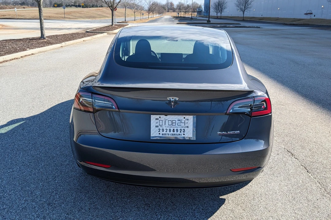 2023 Tesla Model 3 Performance - Image 16 of 31