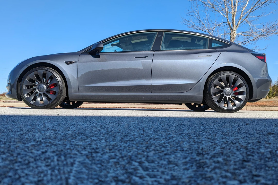 2023 Tesla Model 3 Performance - Image 12 of 31