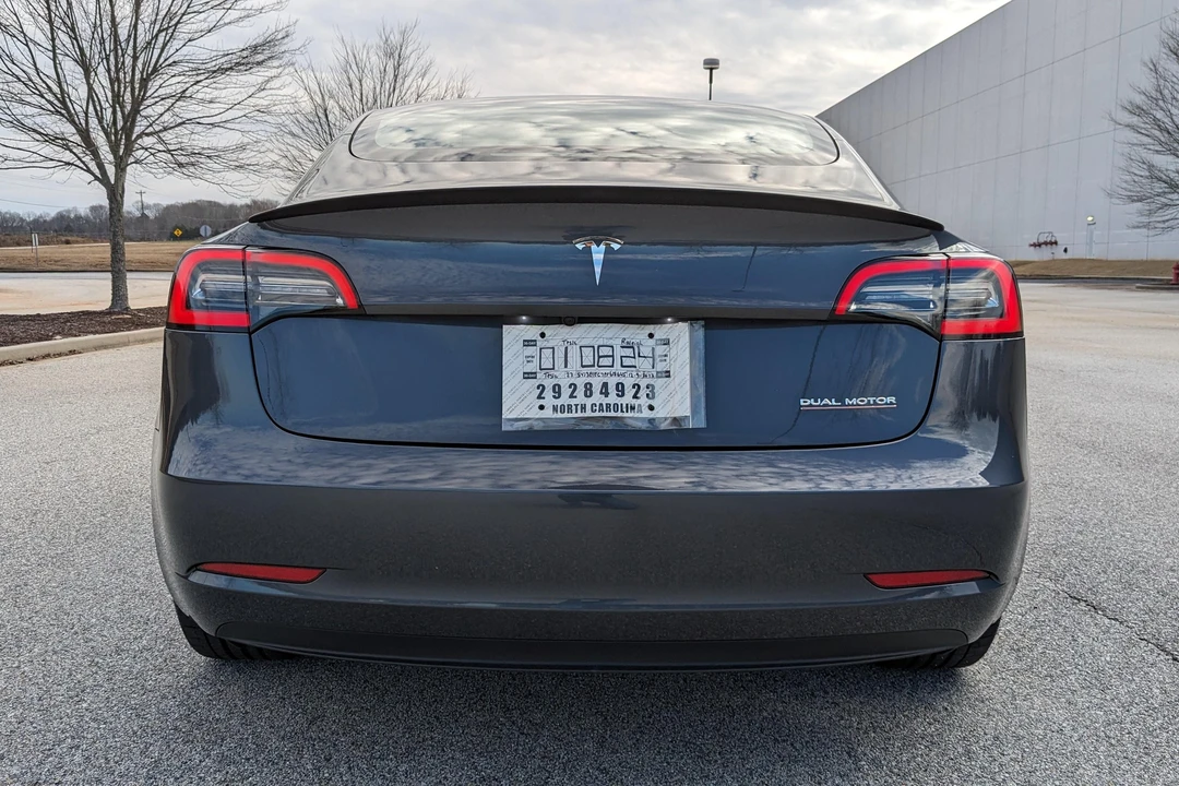 2023 Tesla Model 3 Performance - Image 15 of 31