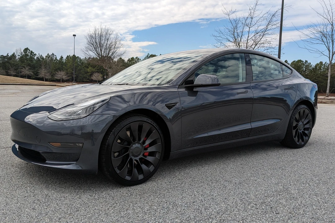 2023 Tesla Model 3 Performance - Image 10 of 31