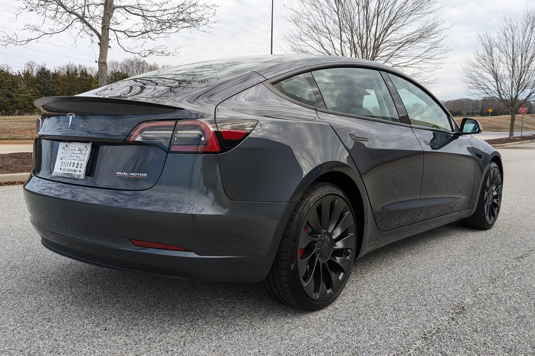 2023 Tesla Model 3 Performance - Image 17 of 31